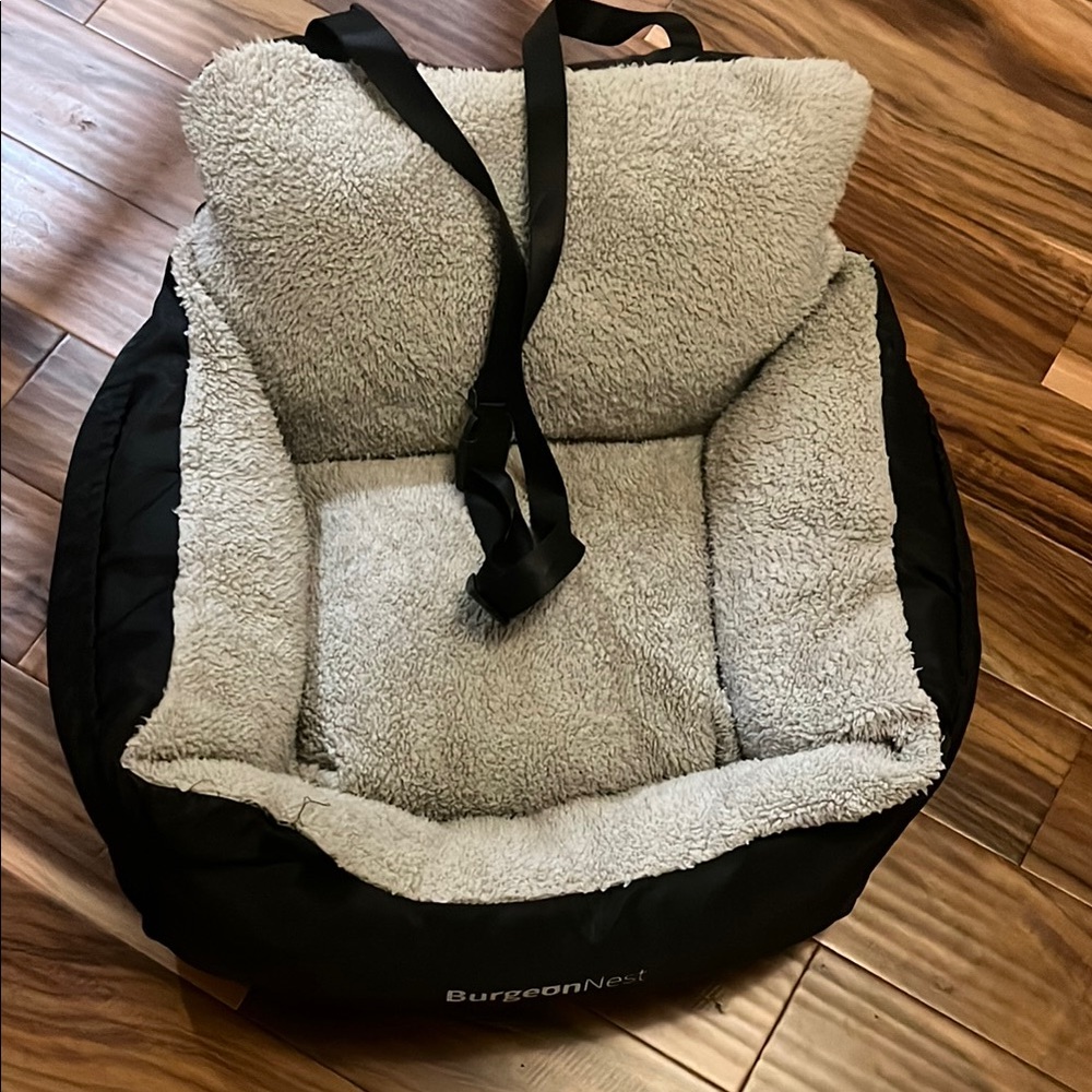 BurgeonNest Black and Gray Pet Carrier